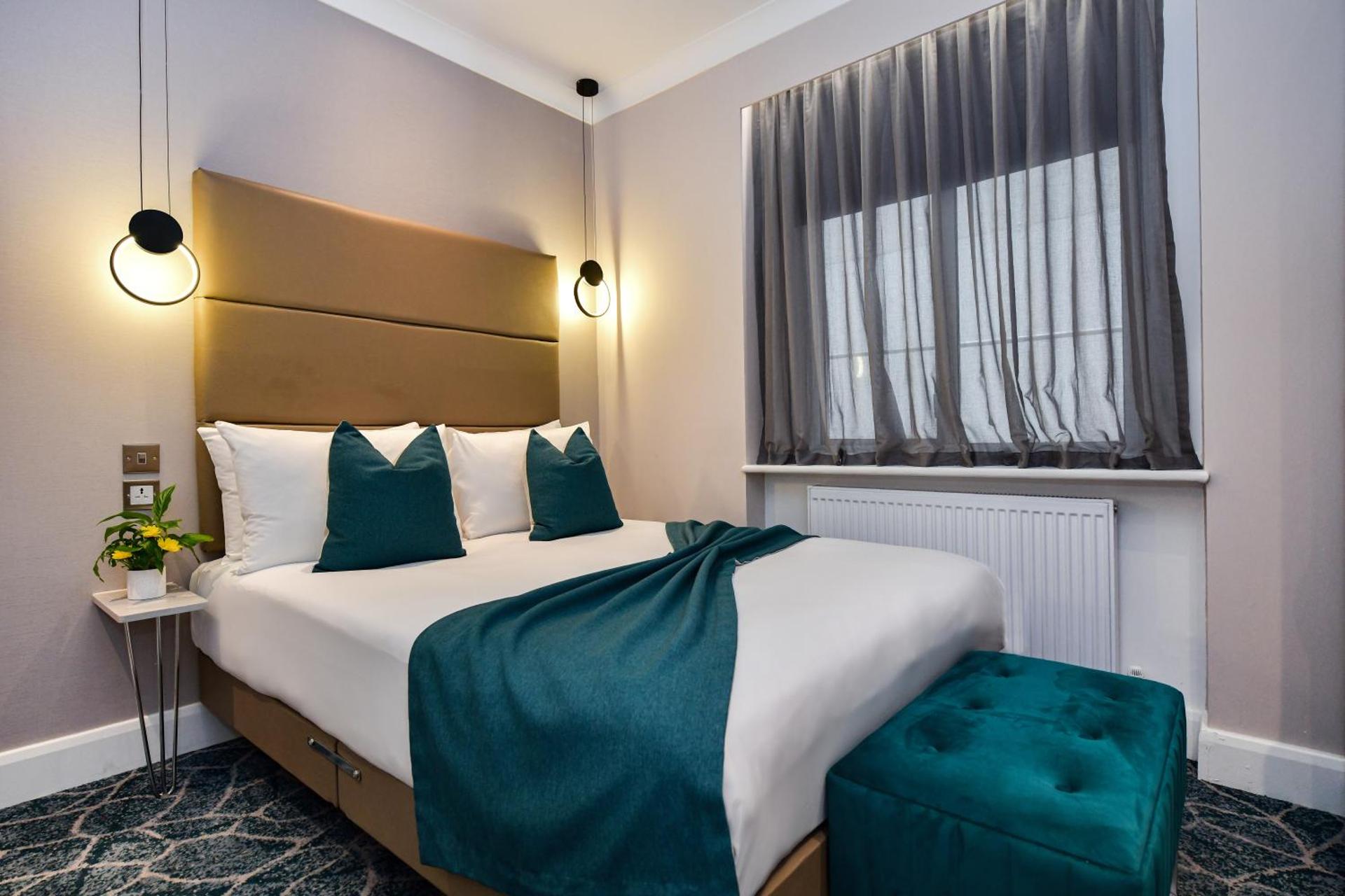 Queens Park Hotel